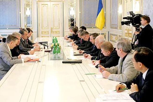 Ющенко не дал послам G8 право выступить