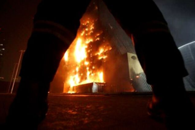 При пожаре на газопроводе в Москве сгорели 14 автомобилей