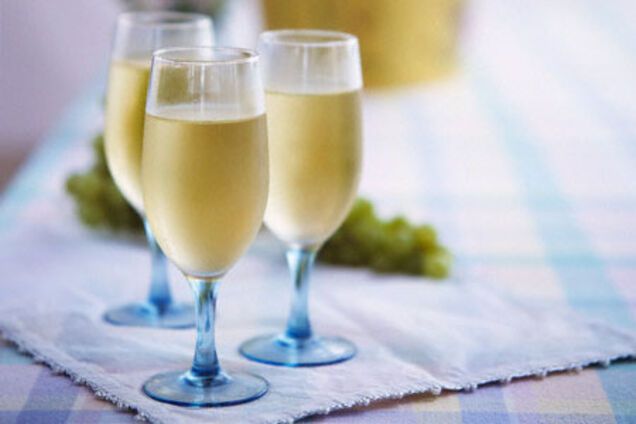 Британцы предпочитают белое вино крепкому алкоголю