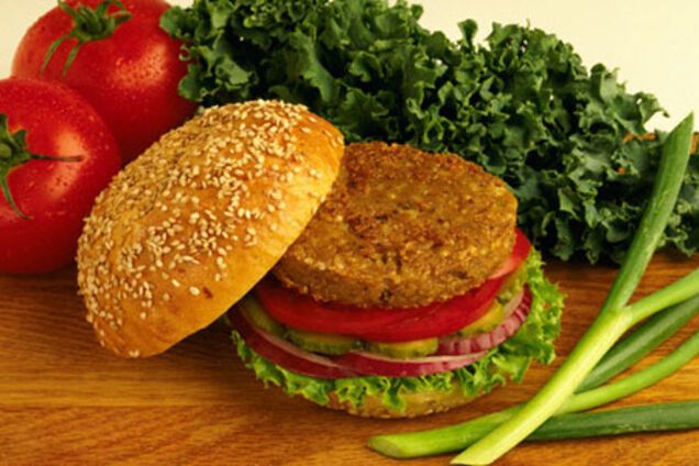 Салат поднимет продажи гамбургеров