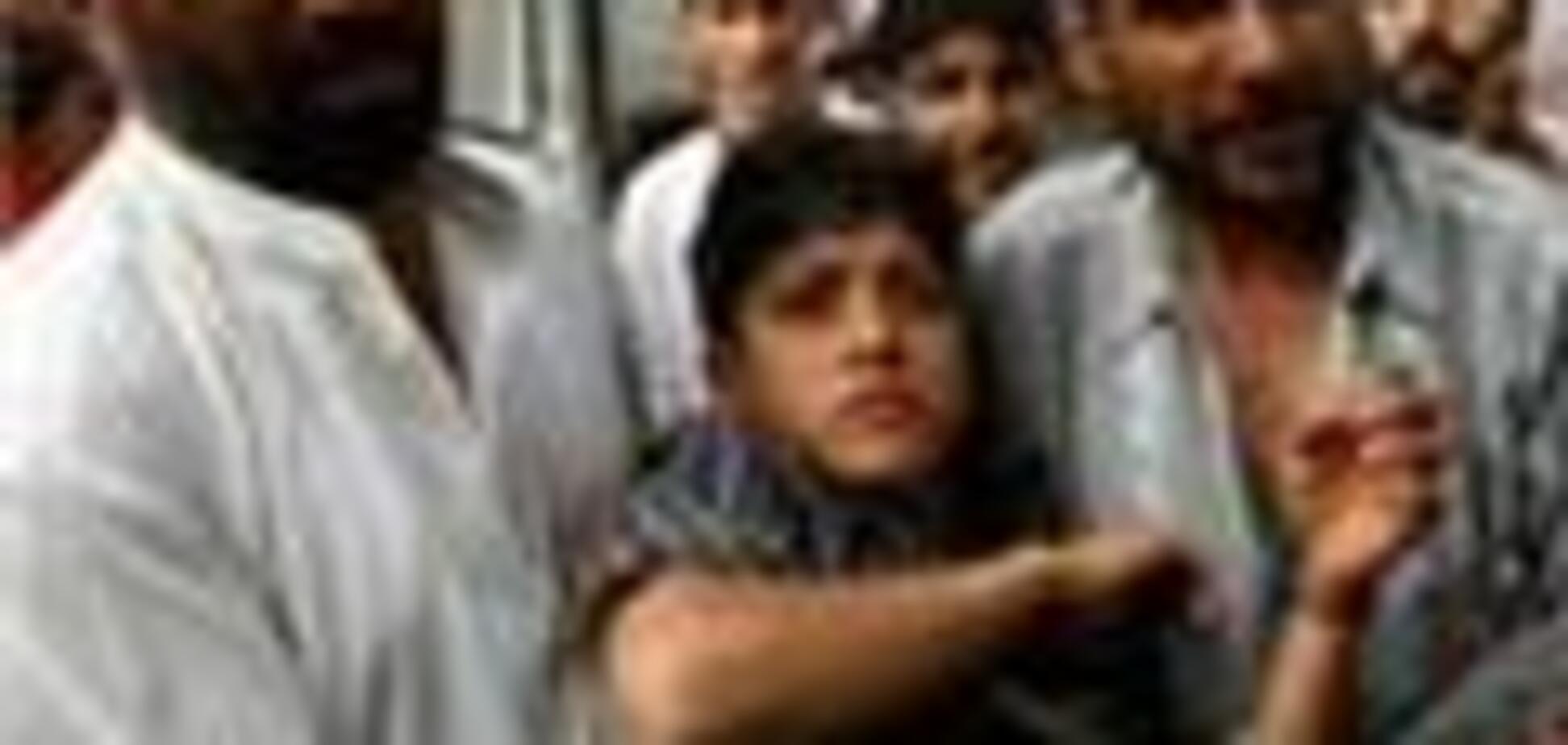 Стражи порядка применили слезоточивый газ против школьников