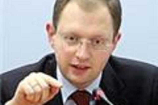 Яценюк возлагает экономическую ответственность на Кабмин