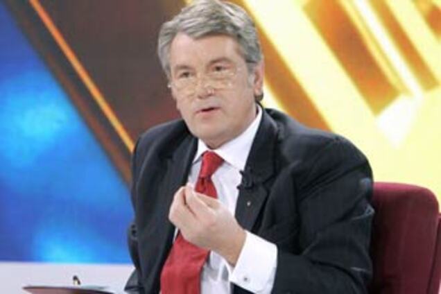 Ющенко вдарить по кризі нарадою