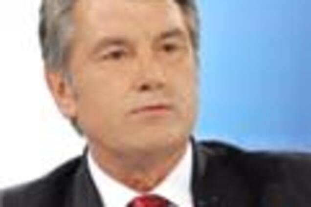 Ющенко слетает к Патриарху и сходит на футбол