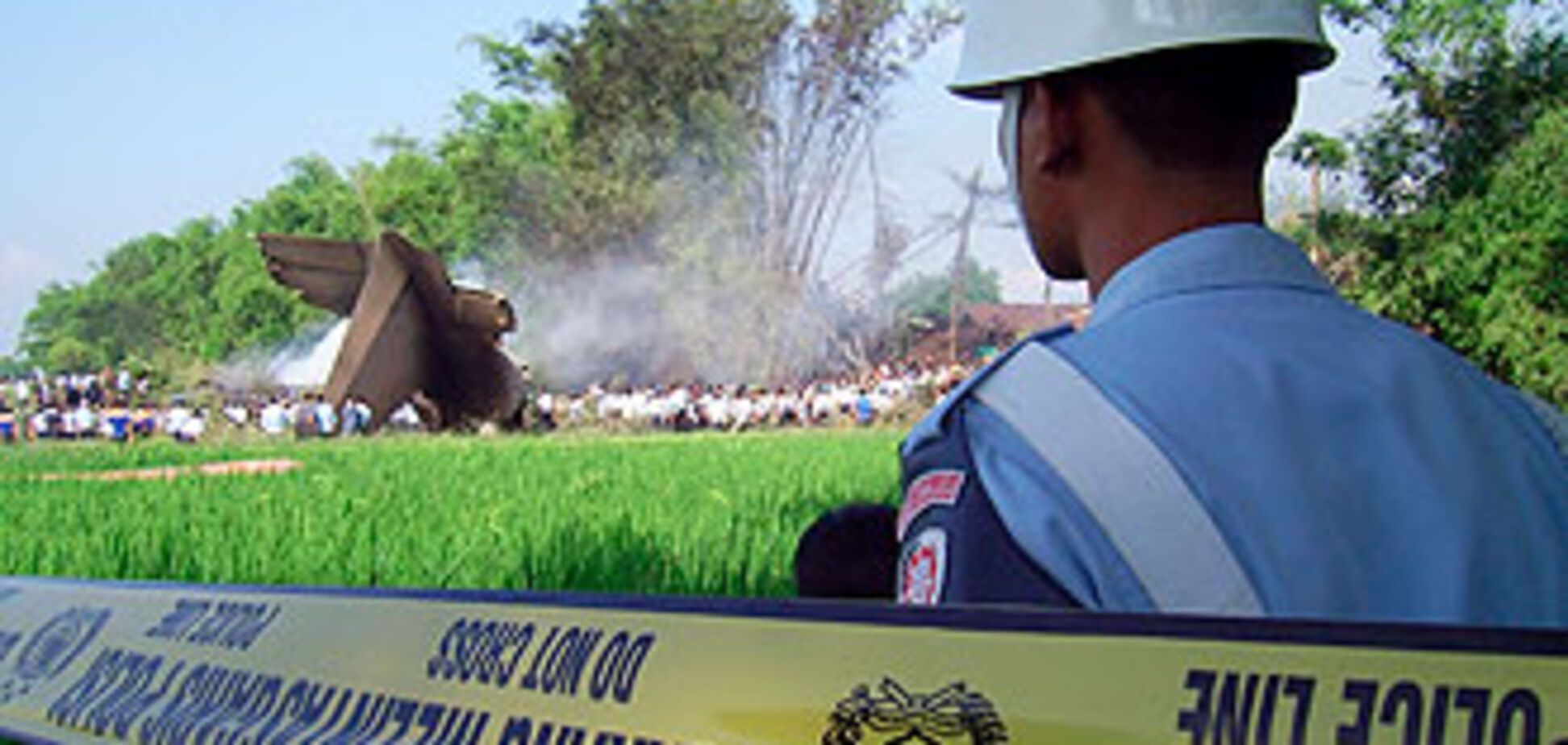 В авиакатастрофе самолета ВВС Индонезии погибли 78 человек