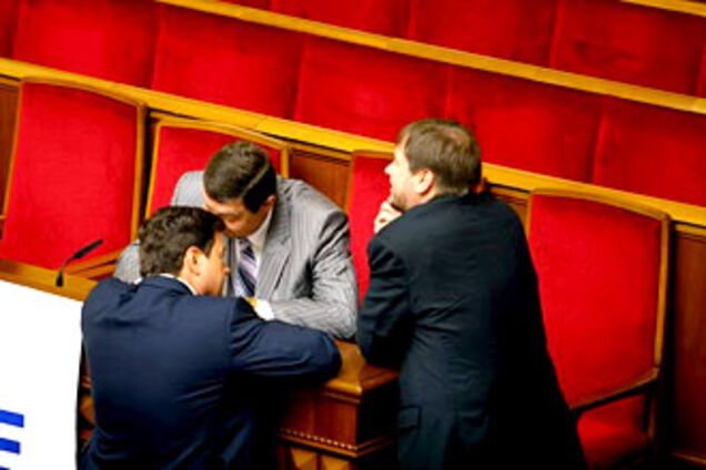 Святое не трогают: зарплаты нардепам и Ющенко не срезали
