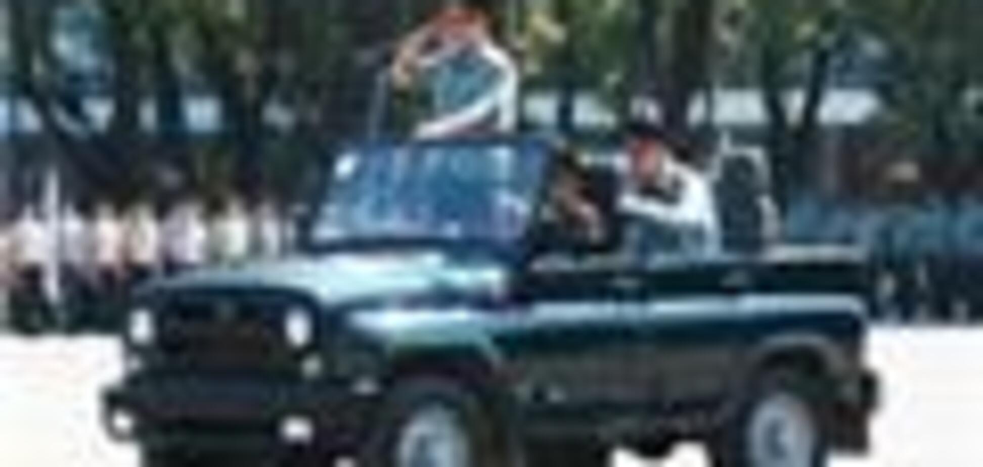 Ющенко подписался под проведением военного парада