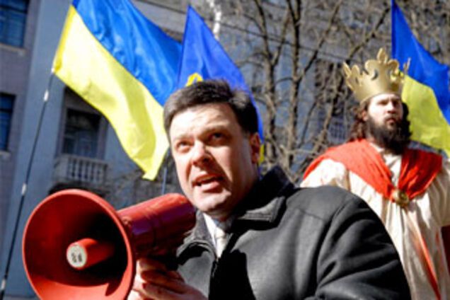 Тягнибок пообещал выполнить заветы Бандеры