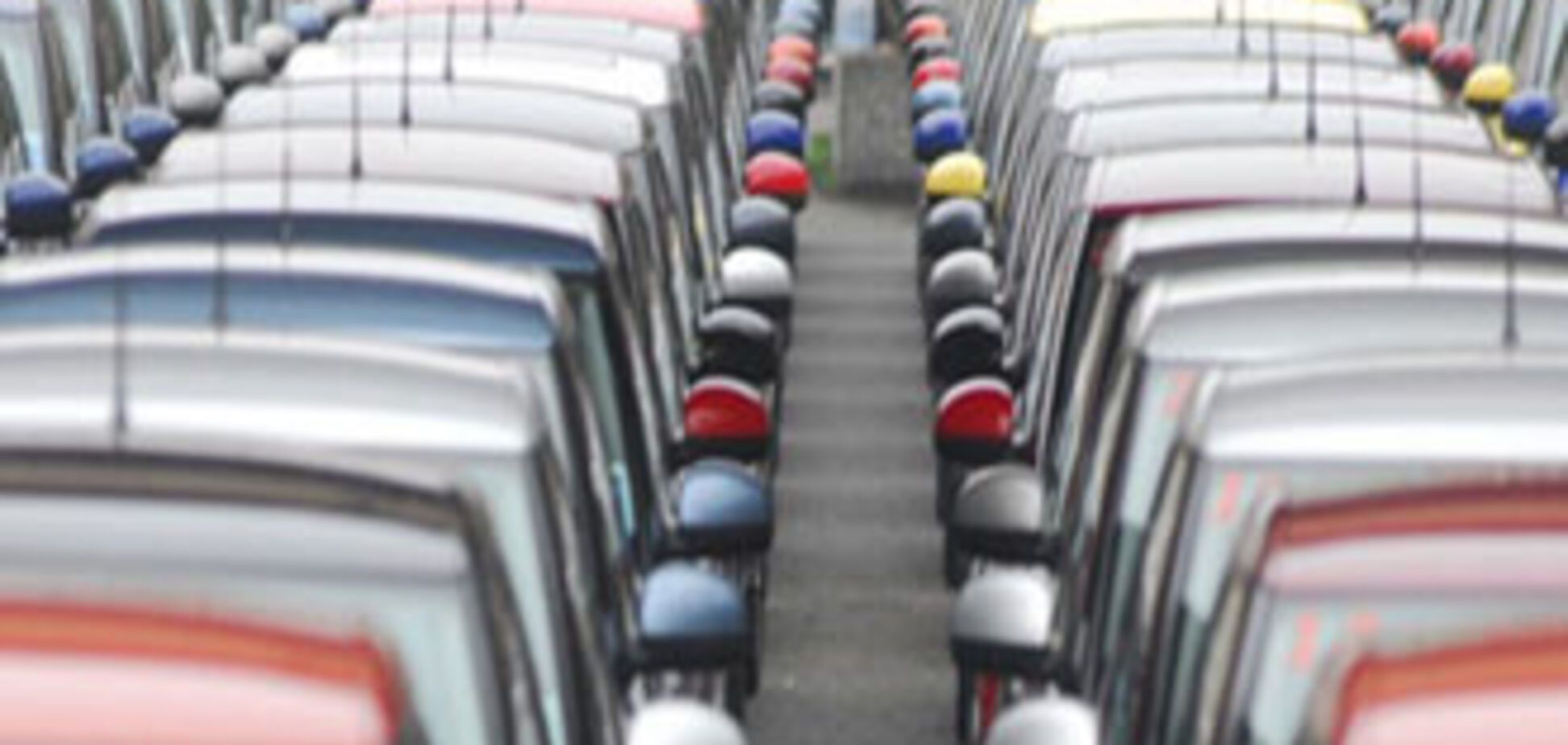 На складах осело более 100 тыс. автомобилей