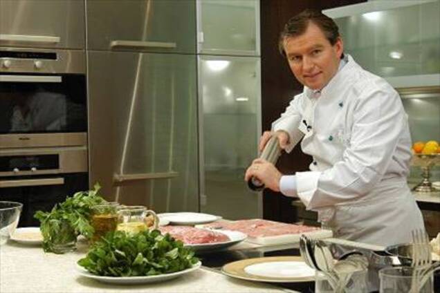 Шеф-повар привлекает клиентов в ресторан мастер-классами