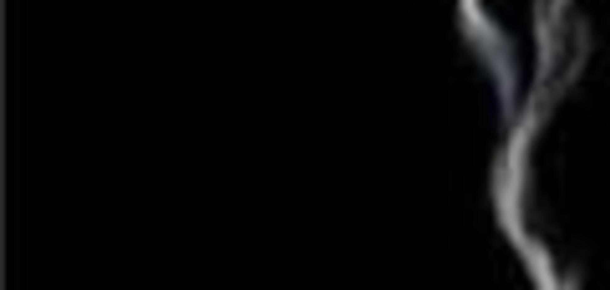 В Кривом Роге на двух курильщиков свалился балкон