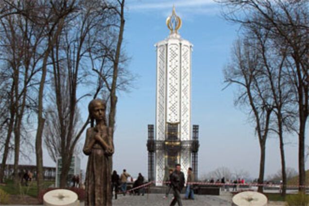 За Голодомор дадуть відповідь українці