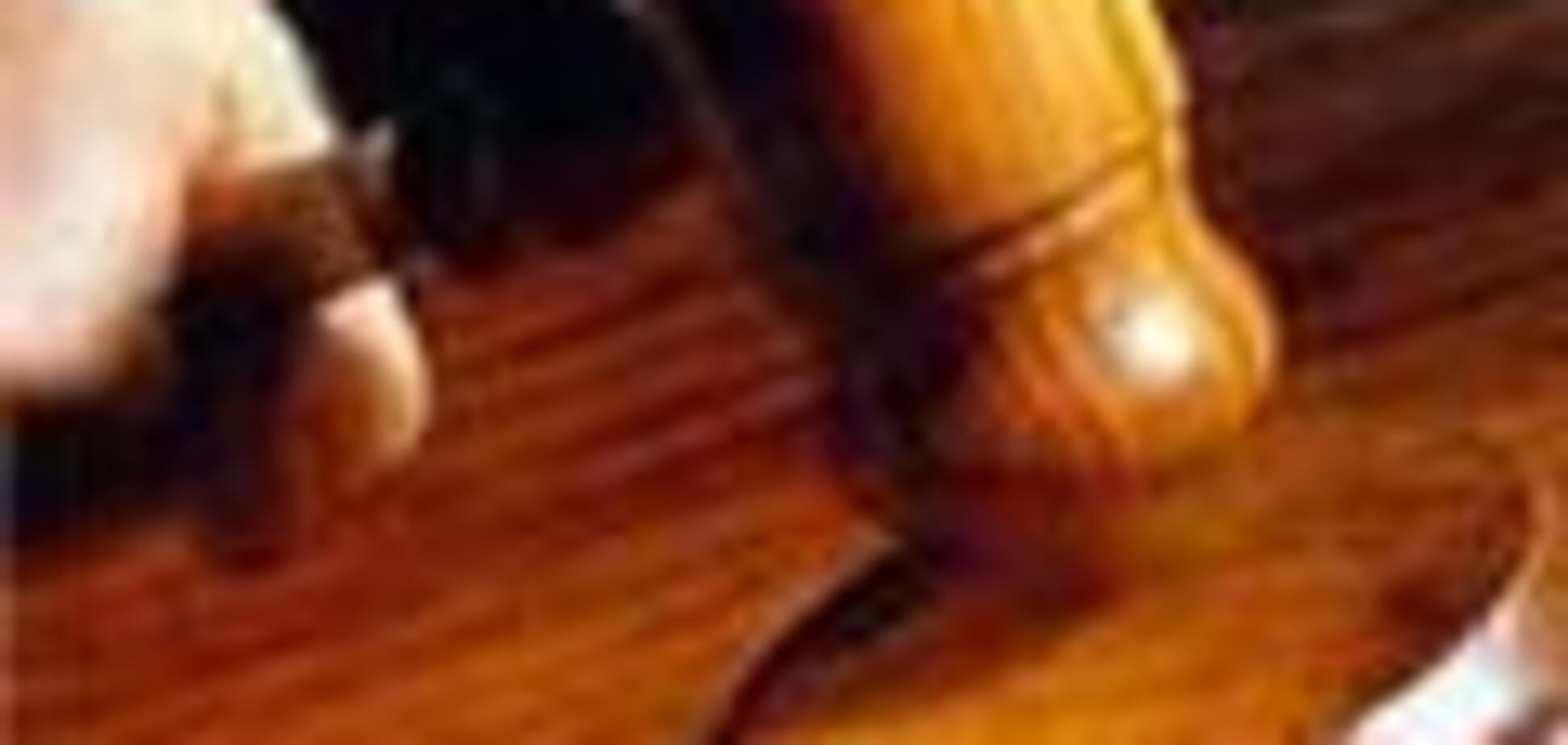 Сын посадил на цепь 80-летнюю мать