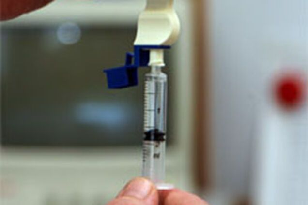 Русские гангстеры вкалывают заложникам вирус КГБ