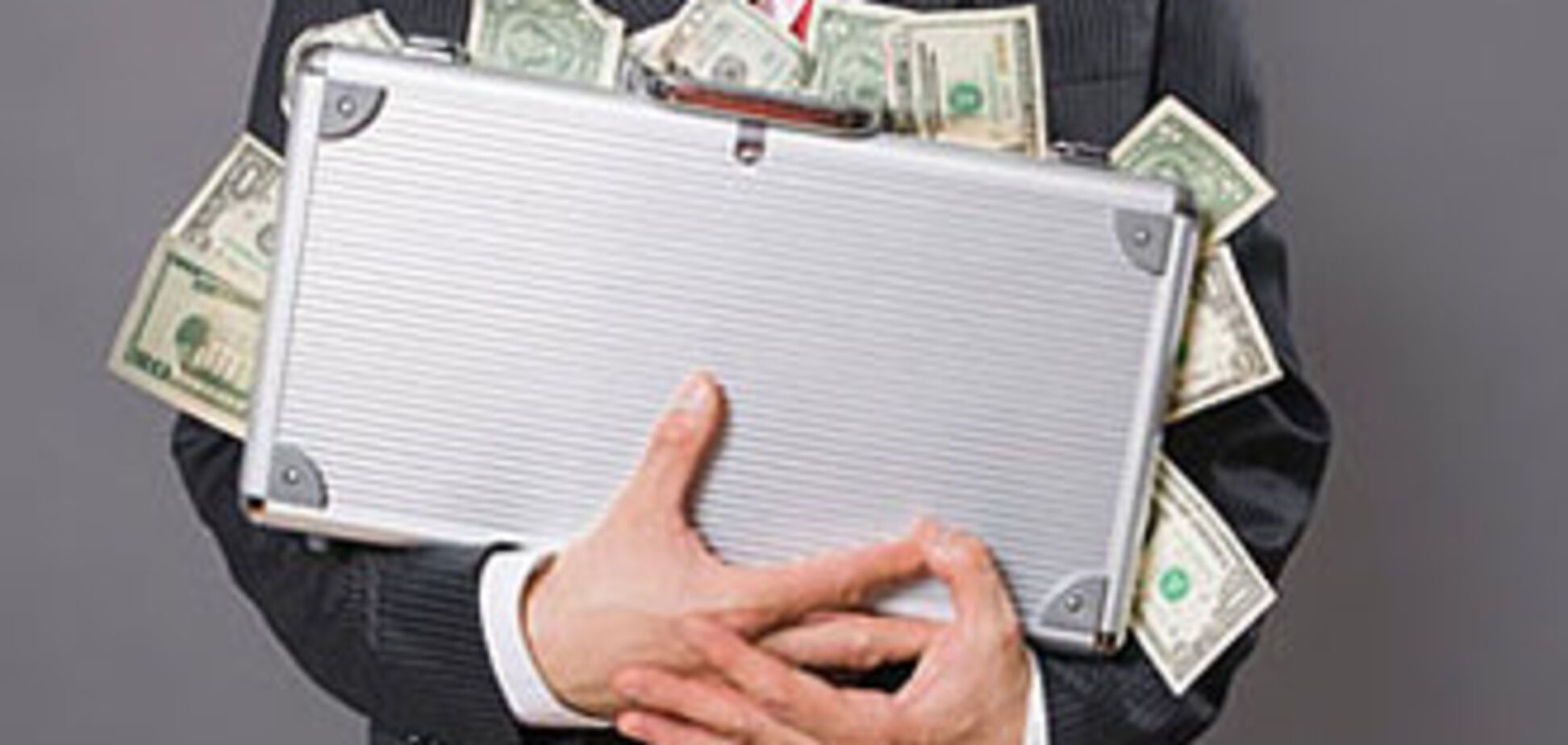 Кабмин сделал командировочные 'долларозависимыми'