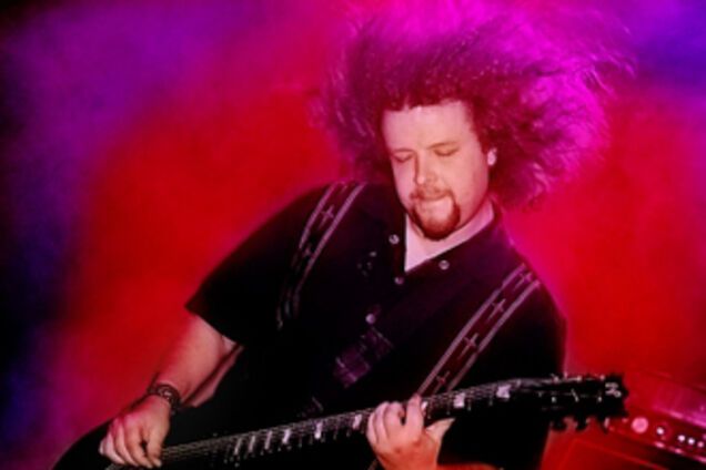 Перед фестивалем 'Монстры рока' рухнула сцена