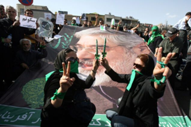 В Тегеране начались запрещенные митинги оппозиции