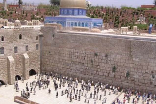 Президент Молдовы перед выборами уповает на Бога