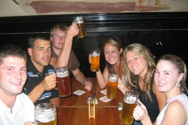 Доказано наукой: немцу хватит 6 минут, чтобы напиться и забыться!