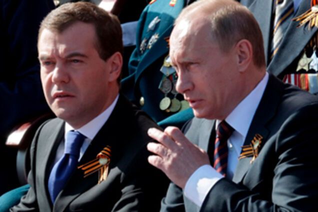 Россияне считают, что в тандеме Путин-Медведев кто-то лишний