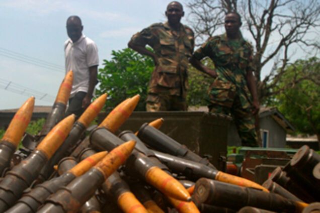 Названа причина задержания самолета в Нигерии