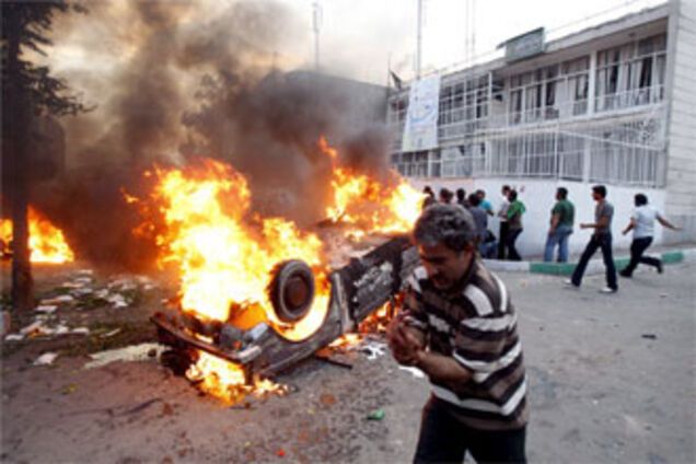 Иранская оппозиция прекратила выступления