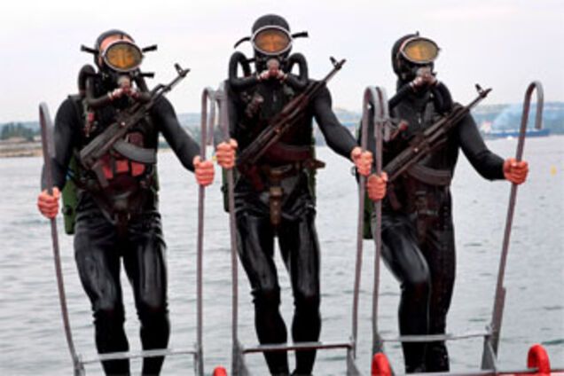 Украинские ГАИшники довели российского морпеха до госпиталя