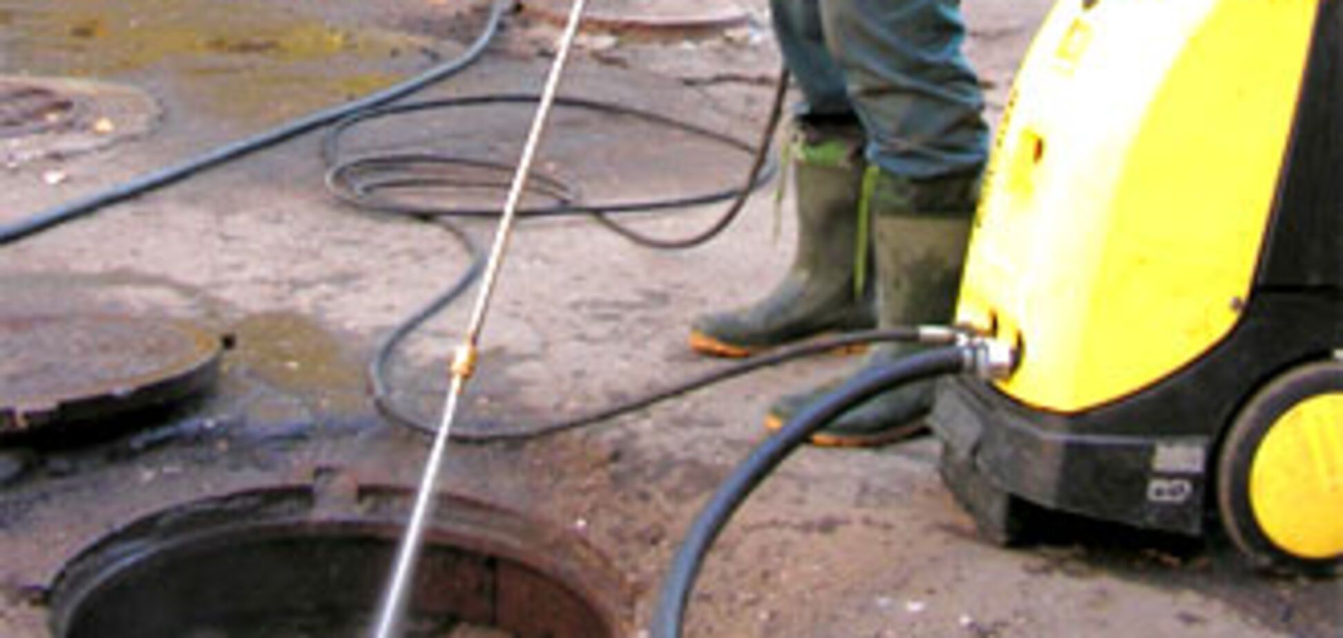 4 человека задохнулись в канализации Ивано-Франковска