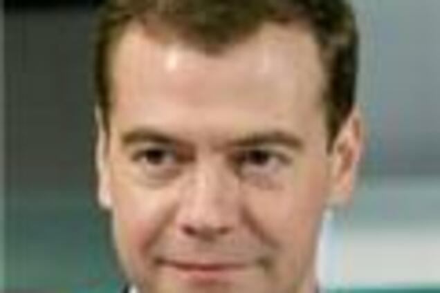 Медведев потребовал от силовиков не церемониться с бандитами