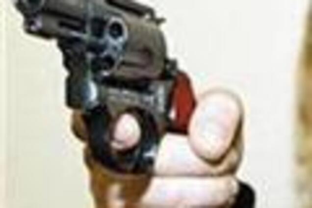 Мужчина расстрелял пятерых людей и застрелился сам