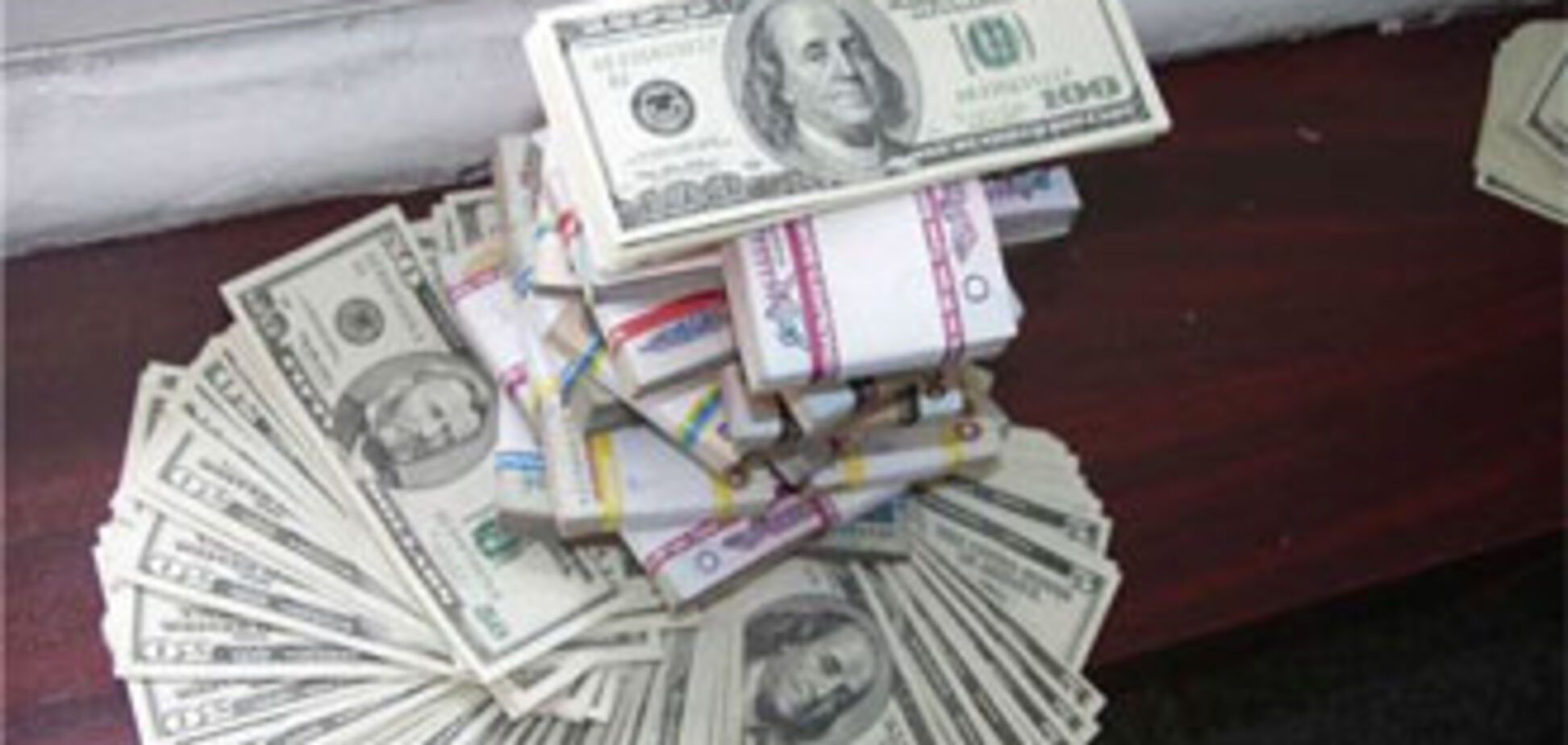 Вкладчики опять несут деньги в банки