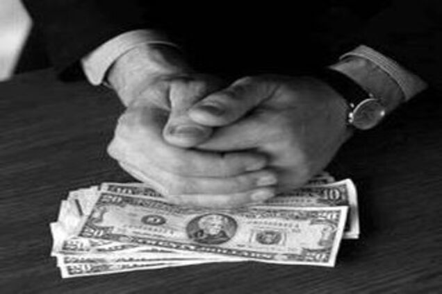 Для борьбы с коррупцией чиновникам зашьют карманы