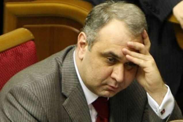 Названы самые злостные депутаты - прогульщики 