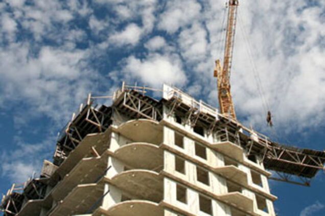 Строительство упало вдвое