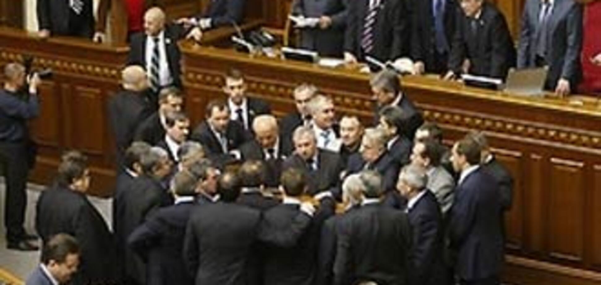 БЮТ заблокировал Раду. 'Регионам' остался Литвин