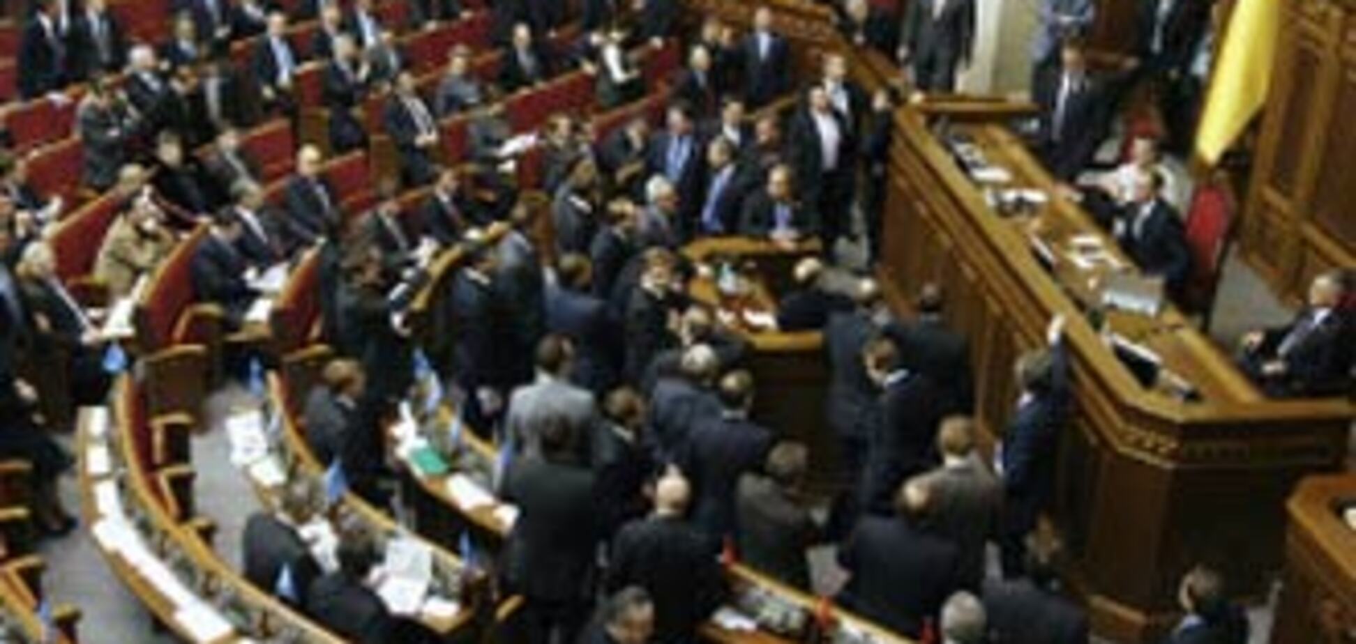 Регионалы подрались с охраной Владимира Литвина