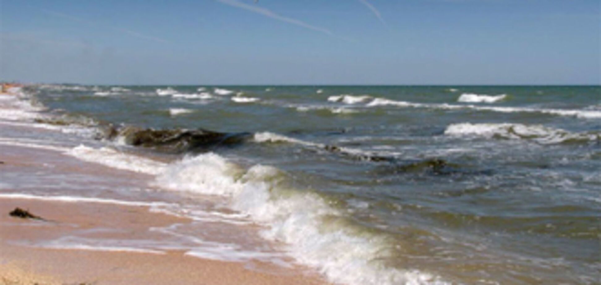 Двух мужчин засосало в водоворот в Азовском море