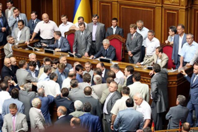 Украинцы платят за каждый закон 500 тыс. гривен