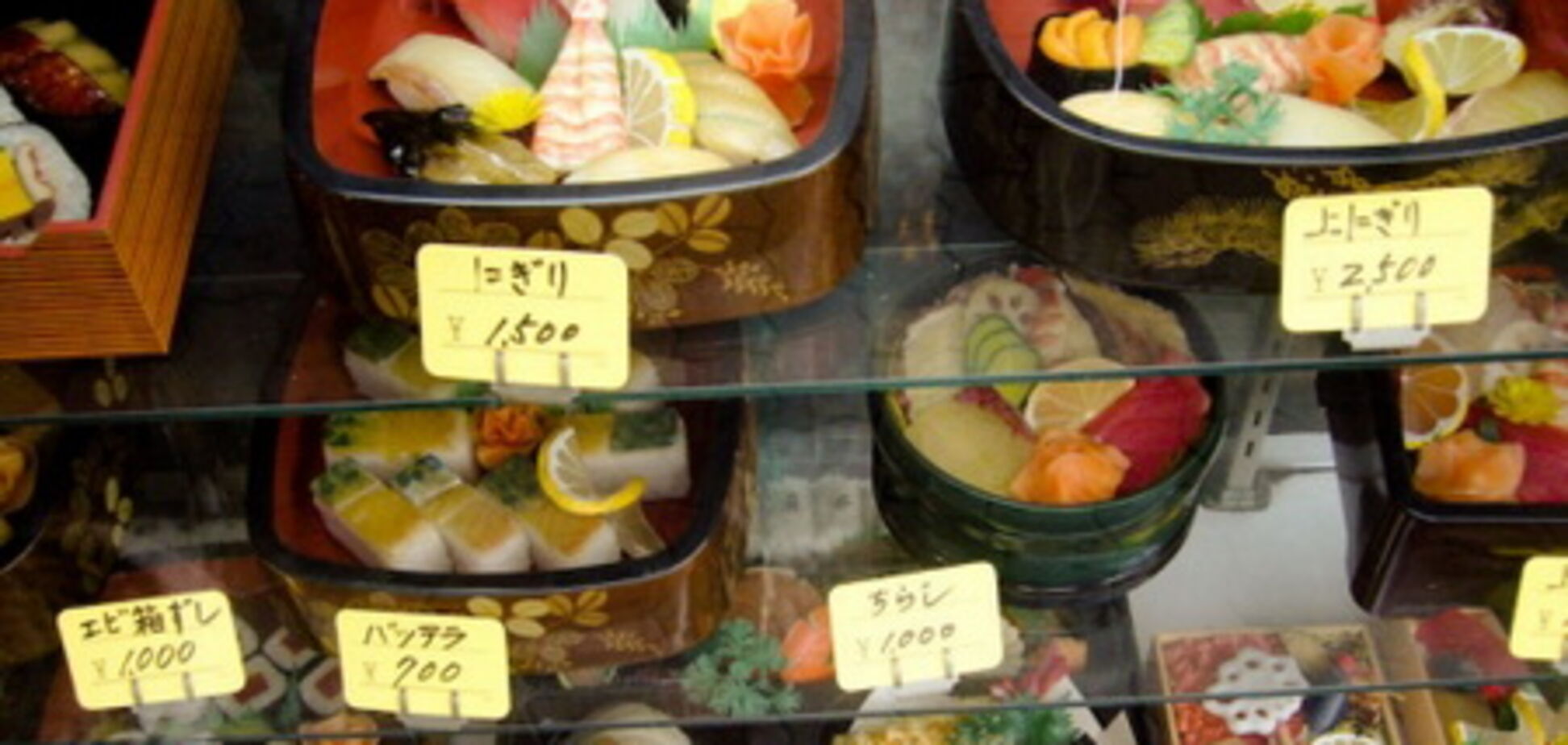 Японцы придумали игрушечные электронные суши