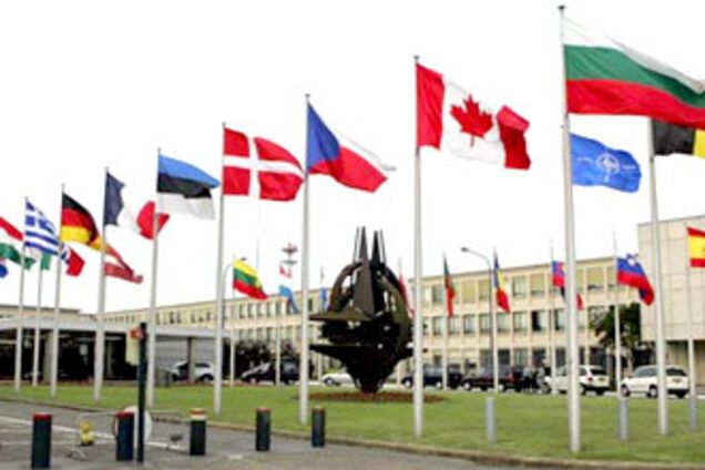 Костыли НАТО уже не помогут больной Украине