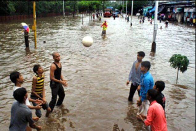 Наводнение унесло жизни 26 человек