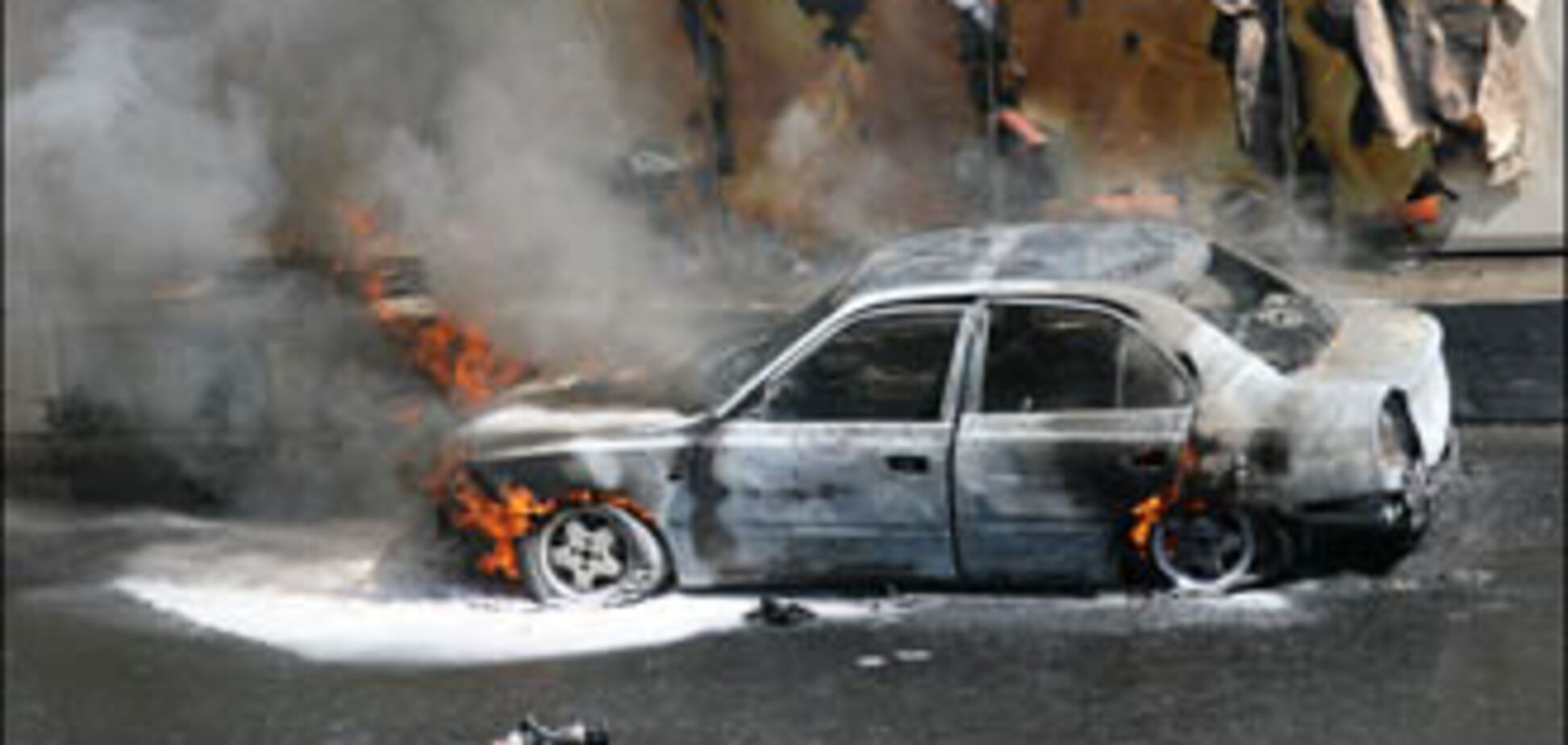 В результате пожара на штрафплощадке сгорели 28 машин