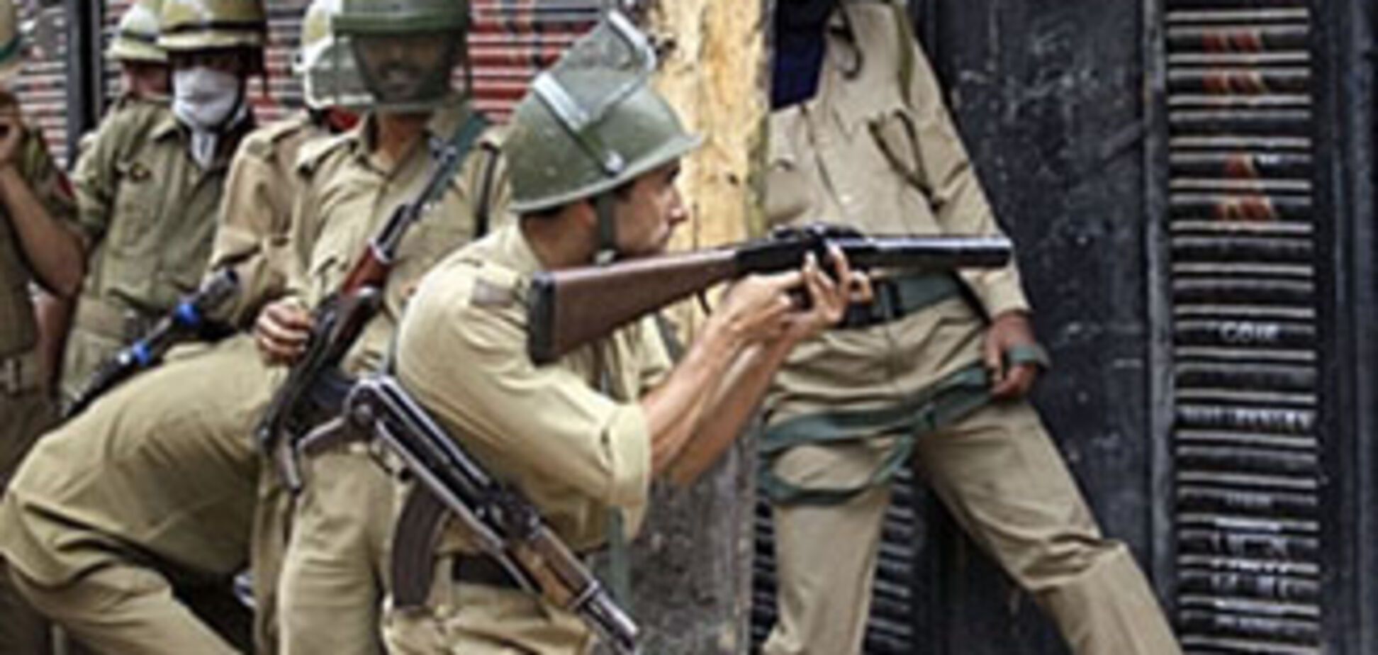 Экстремисты подорвали автобус с военными