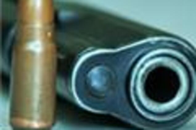 Чоловік стріляв у собаку, а потрапив у дружину