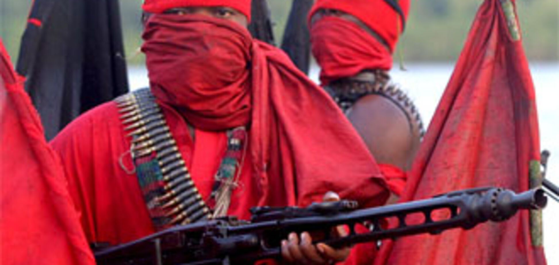 Нигерийские боевики захватили нефтяной танкер