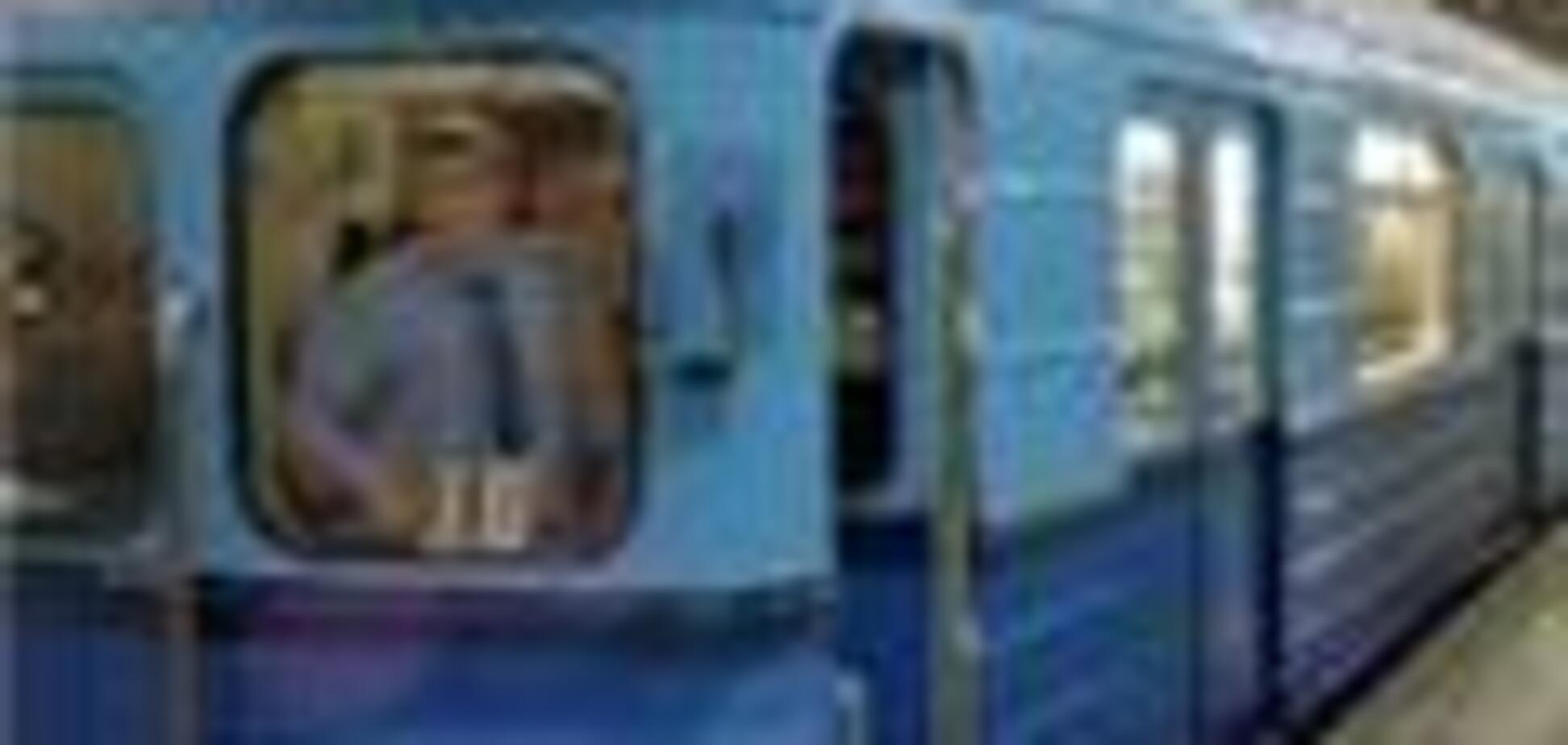 Машиніст метро випав з кабіни і загинув