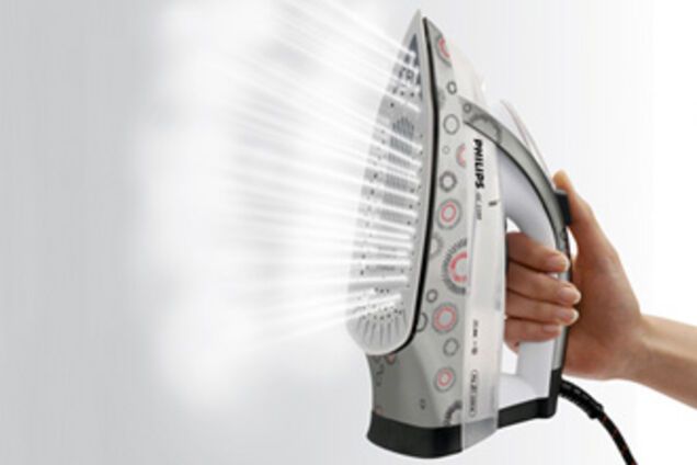 Родной внук пытал бабушку утюгом, чтобы получить деньги