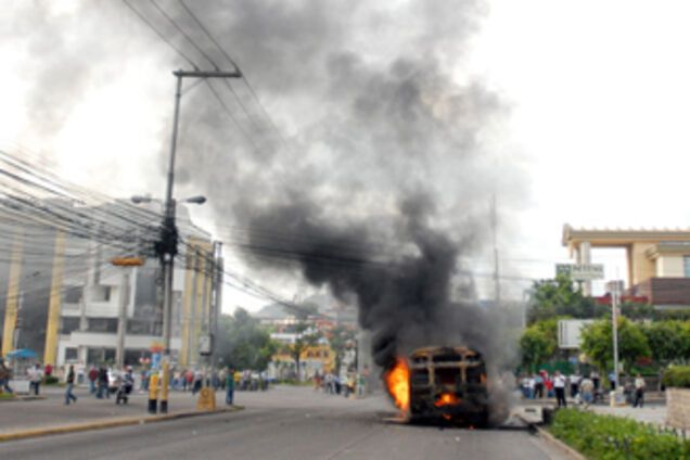В Гондурасе вспыхнули массовые беспорядки