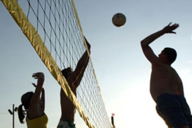 В Крыму погибла москвичка на волейбольной площадке