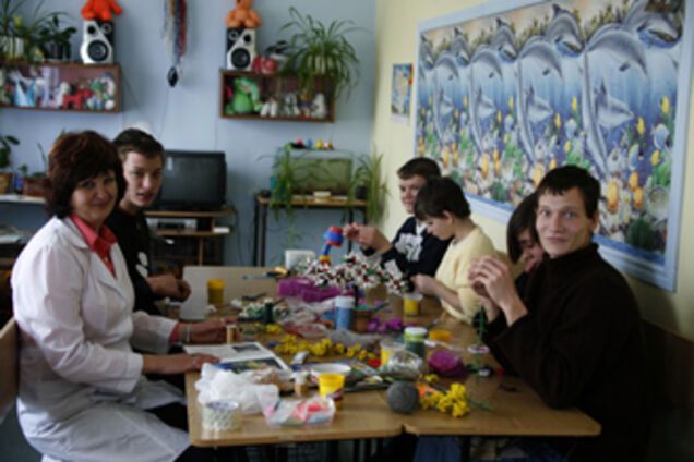 Юных инвалидов заставляли строить дома для воспитателей